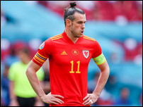 ����� ����