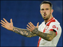 ����� ����