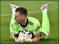 ����� ����