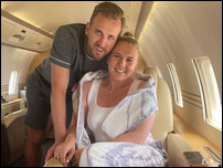 ����� ����