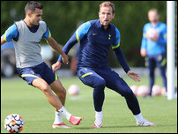 ����� ����