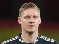 ����� ����