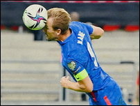 ����� ����