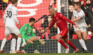 �������