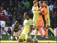 �������