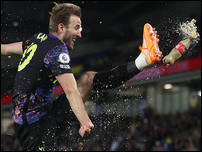 ����� ����