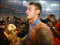 ����� ����