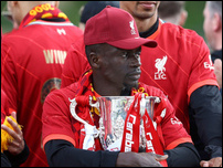 ����� ����