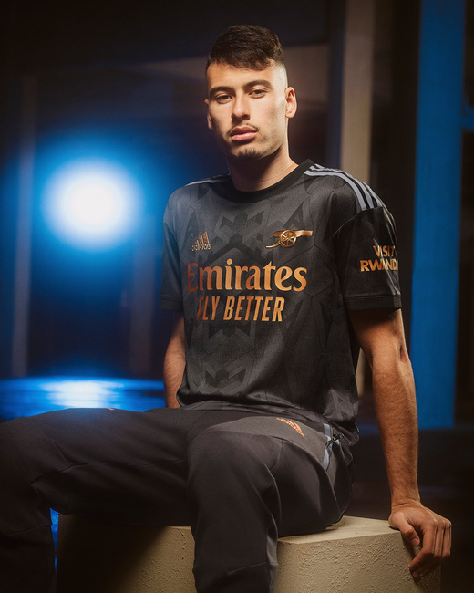 Новая выездная форма Арсенала на сезон 2022/23 Новая выездная форма Арсенала на сезон 2022/23