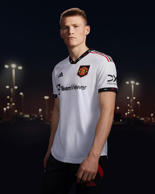 Новая выездная форма Манчестер Юнайтед на сезон 2022/23 Новая выездная форма Манчестер Юнайтед на сезон 2022/23