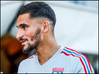 ����� ����