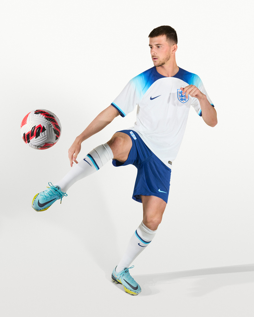 Новая форма сборной Англии на сезон 2022/23 Новая форма сборной Англии на сезон 2022/23