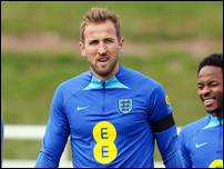 ����� ����