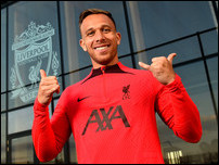 ����� ����