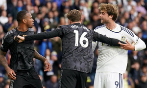 �������