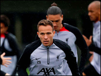 ����� ����