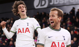 ����� ����