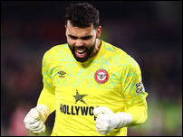 ����� ����