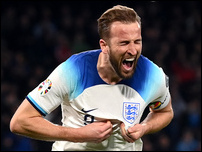 ����� ����