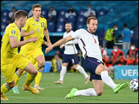 ����� ����