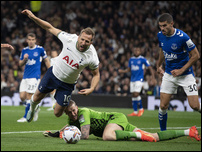 ����� ����