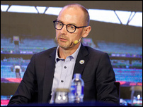 ����� ����