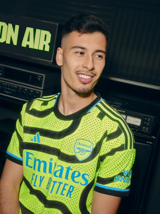 Новая выездная форма Арсенала на сезон 2023/24 Новая выездная форма Арсенала на сезон 2023/24