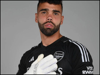 ����� ����