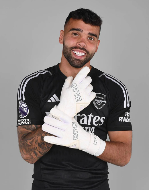 ����� ����