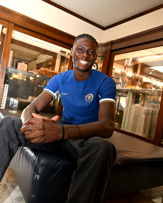 Лесли Угочукву Лесли Угочукву