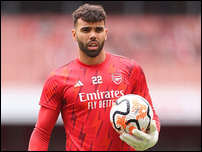 ����� ����