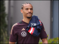 ����� ����