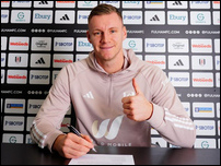 ����� ����