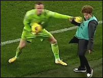 ����� ����