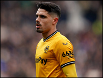 ����� ����