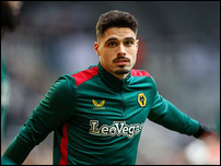 ����� ����