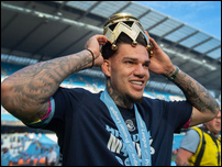 �������