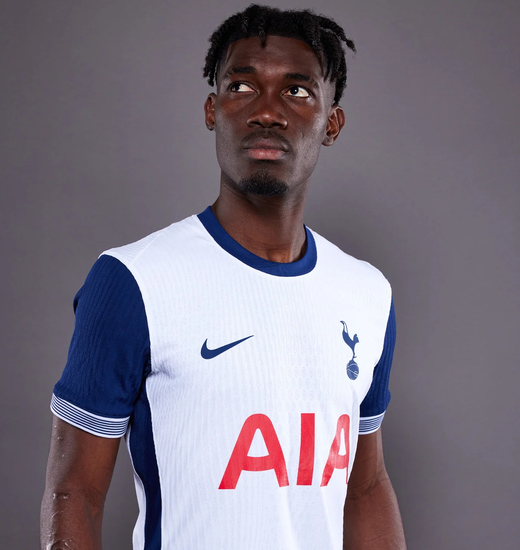 Новая домашняя форма Тоттенхэма на сезон 2024/25 Новая домашняя форма Тоттенхэма на сезон 2024/25