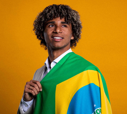 ����� ����