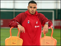 �������