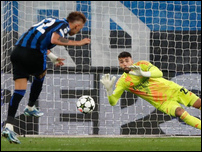 ����� ����