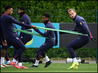 ����� ����