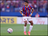 ����� ����