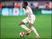 ����� ����