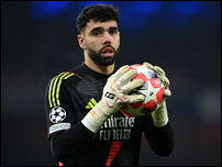 ����� ����