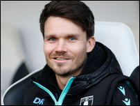 ����� ����