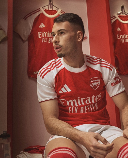 Новая домашняя форма Арсенала на сезон 2025/26 Новая домашняя форма Арсенала на сезон 2025/26