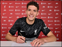 ����� ����