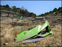 ����� ����