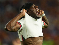 �������